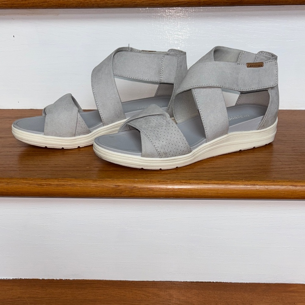 Dr. Scholl’s Barton Band Sandals. Women’s light grey